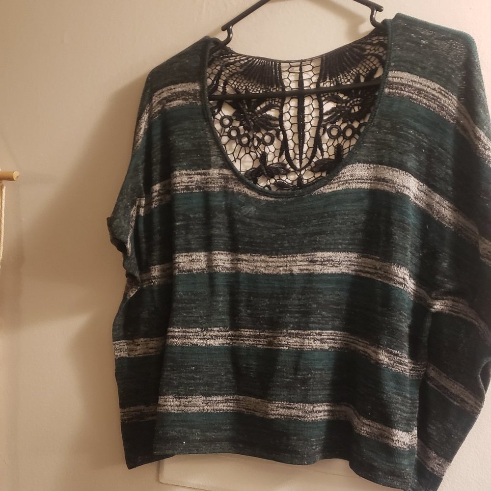 Embroidered Back Crop Top XL